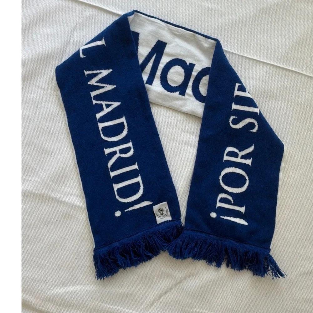 Real Madrid CF Official Scarf Draps Center White Blue Knit Por Siempre Madrid